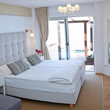 Delfin Hotel 3*