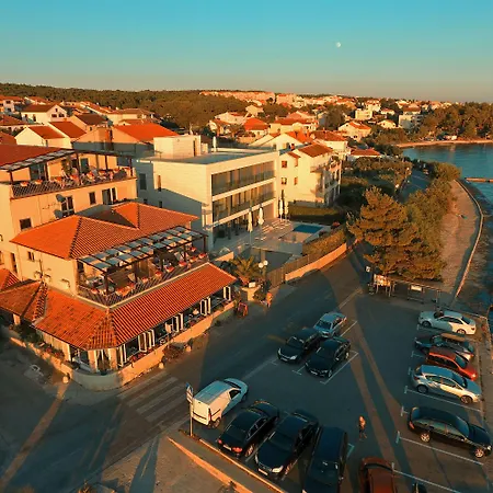 Szálloda Delfin 3*